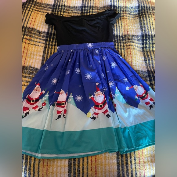 Santa Clause Holiday cocktail Dress fun & adorable! Size 6 TTS - Picture 3 of 10